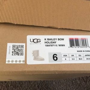 Ugg girls so 6